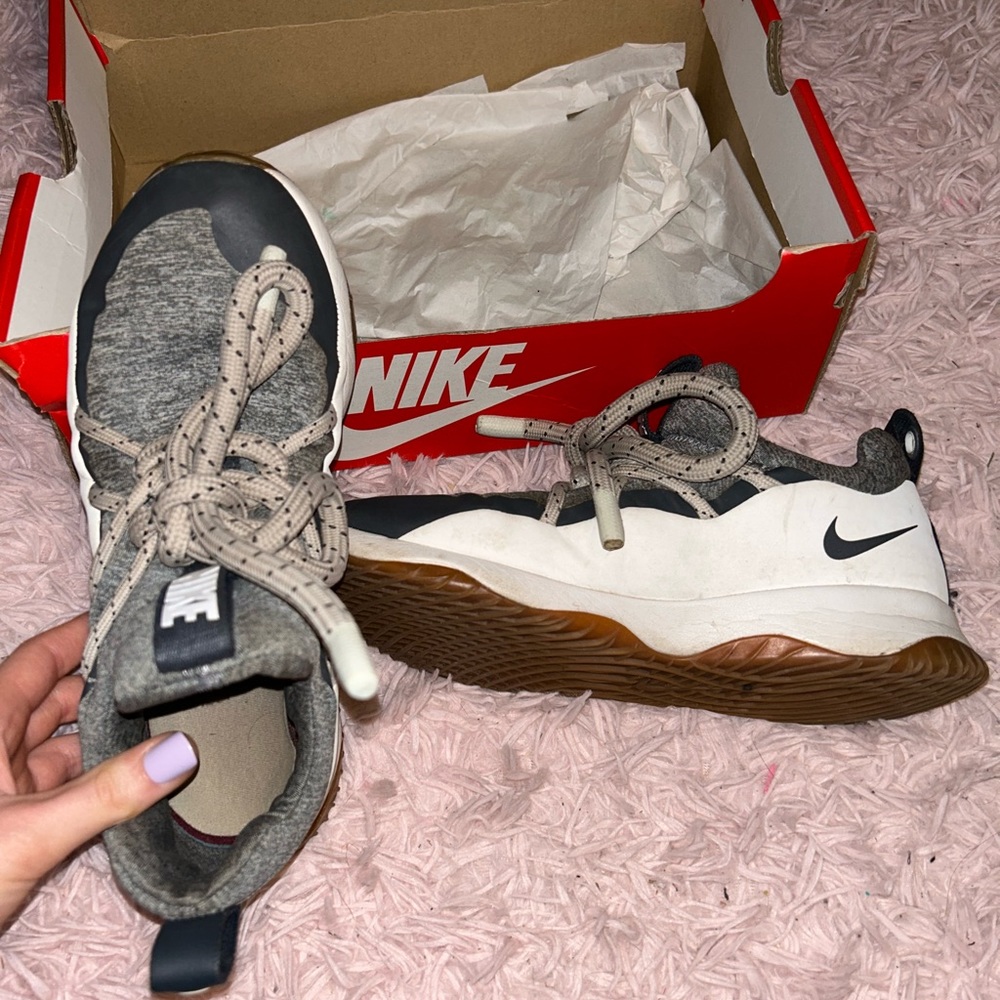 Women’s shoes